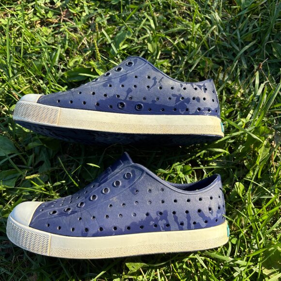 Native Shoes - Picture 3 of 3